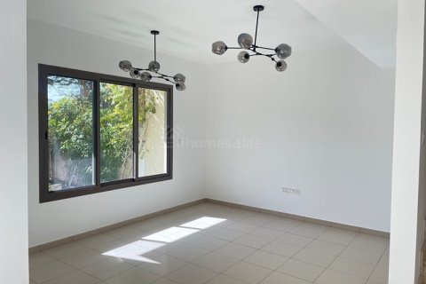 Townhouse til leje i Town Square, Dubai, UAE 3 soveværelser, 204 kvm № 693269 - foto 2