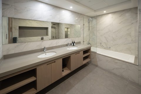 Apartment sa Al Satwa, Dubai, UAE 3 silid-tulugan, 23 sq.m. № 693270 - larawan 14