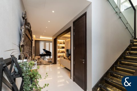 Vilë në Arabian Ranches, Dubai, Emiratet e Bashkuara Arabe 6 dhoma gjumi, 588 m2. № 667779 - Foto 2