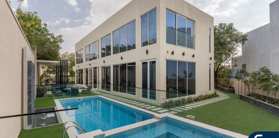 Villa in Arabian Ranches, Dubai, VAE 6 slaapkamers, 588 vr.m. nr 667779