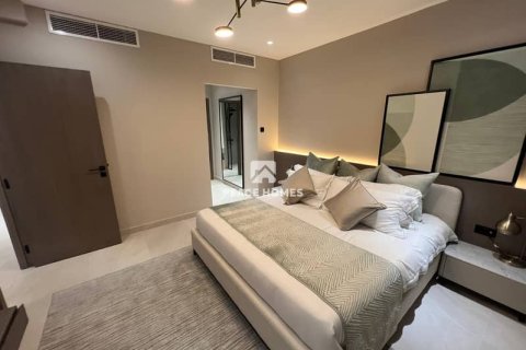 Appartamento in vendita a Dubai Sports City, Dubai, EAU 1 camera da letto, 97 mq. № 708730 - foto 2