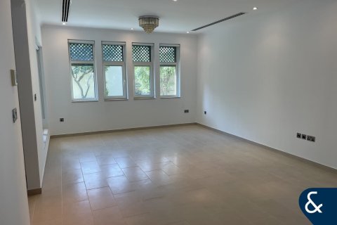 Villa te koop in Jumeirah Park, Dubai, VAE 3 slaapkamers, 511 vr.m., nr 666450 - foto 2
