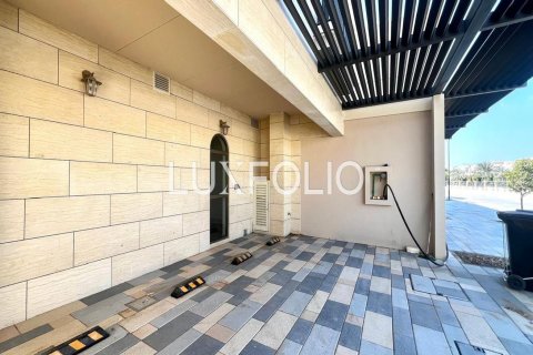Townhouse in Jumeirah Golf Estates, Dubai, UAE 3 bedrooms, 204 sq.m. № 628344 - photo 12