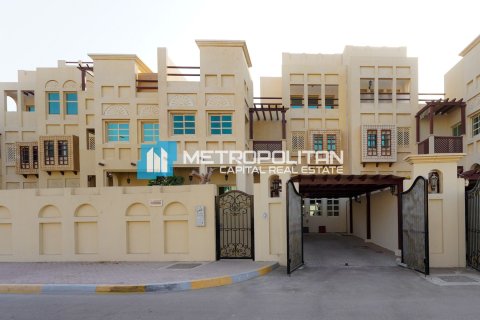 Villa Al Nahyan, Abu Dhabijā, AAE 5 istabas, 365 m2 Nr. 651893 - attēls 3