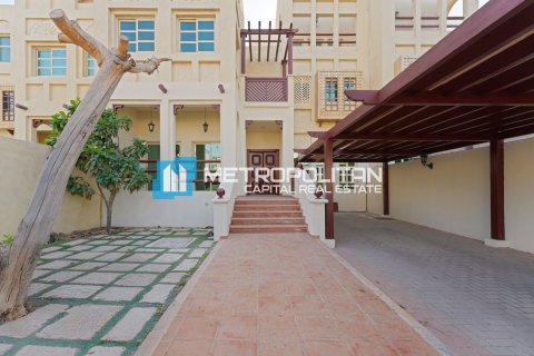 Villa Al Nahyan, Abu Dhabijā, AAE 5 istabas, 365 m2 Nr. 651893 - attēls 2