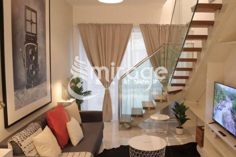 Dupleks në Masdar City, Abu Dhabi, Emiratet e Bashkuara Arabe 2 dhoma gjumi, 71.4 m2. № 574280 - Foto 3