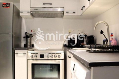 Dupleks në Masdar City, Abu Dhabi, Emiratet e Bashkuara Arabe 2 dhoma gjumi, 71.4 m2. № 574280 - Foto 10