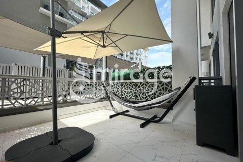 Dupleks në Masdar City, Abu Dhabi, Emiratet e Bashkuara Arabe 2 dhoma gjumi, 71.4 m2. № 574280 - Foto 1