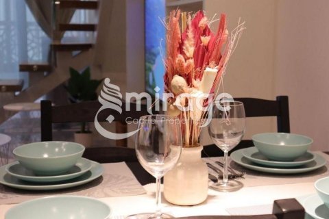 Dupleks në Masdar City, Abu Dhabi, Emiratet e Bashkuara Arabe 2 dhoma gjumi, 71.4 m2. № 574280 - Foto 9