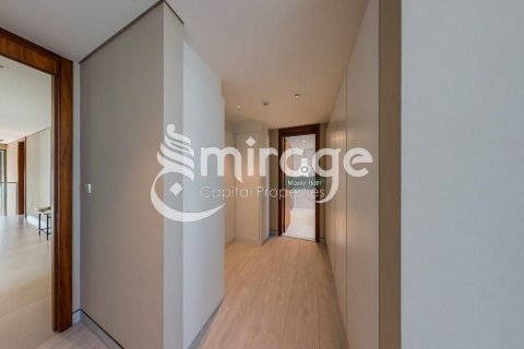 Vilë në Abu Dhabi, Emiratet e Bashkuara Arabe 4 dhoma gjumi, 472.7 m2. № 574281 - Foto 8