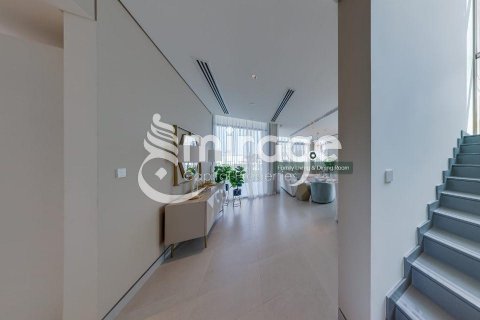 Vilë në Abu Dhabi, Emiratet e Bashkuara Arabe 4 dhoma gjumi, 472.7 m2. № 574281 - Foto 2