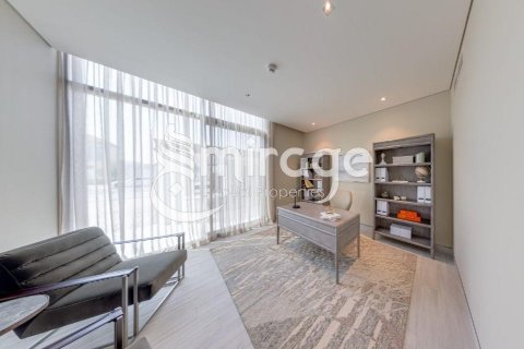 Vilë në Abu Dhabi, Emiratet e Bashkuara Arabe 4 dhoma gjumi, 472.7 m2. № 574281 - Foto 5