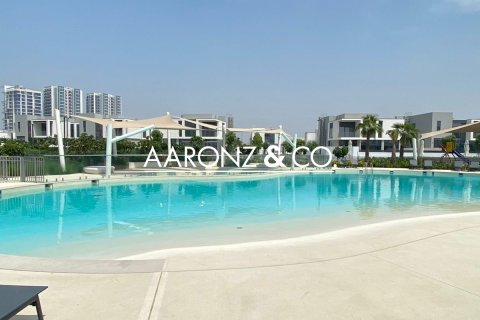 Al Furjan, Dubai, UAE의 임대용 빌라 침실 4개, 376.3제곱미터 번호 670780 - 사진 10