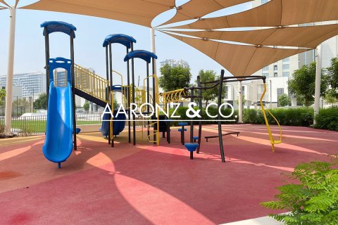 Al Furjan, Dubai, UAE의 임대용 빌라 침실 4개, 376.3제곱미터 번호 670780 - 사진 15