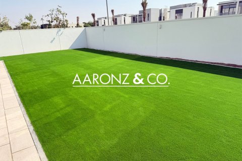 Al Furjan, Dubai, UAE의 임대용 빌라 침실 4개, 376.3제곱미터 번호 670780 - 사진 9