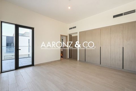 Al Furjan, Dubai, UAE의 임대용 빌라 침실 4개, 376.3제곱미터 번호 670780 - 사진 4