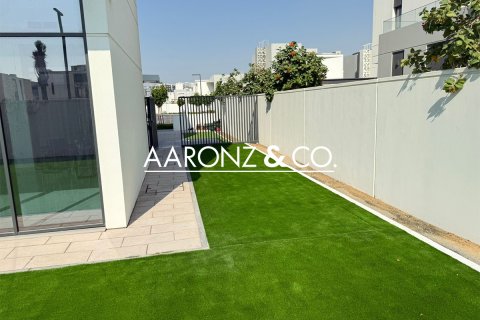 Al Furjan, Dubai, UAE의 임대용 빌라 침실 4개, 376.3제곱미터 번호 670780 - 사진 7