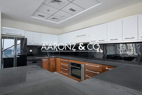 Зняти в оренду пентхаус в Дубай Марина, ОАЕ 5 спалень, 345.5м2, № 670778 - фото 16