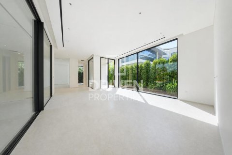 Jumeirah, Dubai, BAE’de satılık villa 6 yatak odası, 950.31 m&sup2; No 742881 - fotoğraf 5
