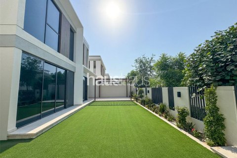 Villa in Tilal Al Ghaf, Dubai, UAE 5 bedrooms, 493 sq.m. № 626541 - photo 1