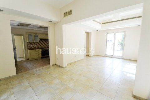 Vilë në Dubai Sports City, Emiratet e Bashkuara Arabe 4 dhoma gjumi, 316 m2. № 626539 - Foto 10