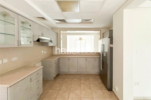 Vilë në Dubai Sports City, Emiratet e Bashkuara Arabe 4 dhoma gjumi, 316 m2. № 626539 - Foto 4