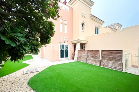 Vilë në Dubai Sports City, Emiratet e Bashkuara Arabe 4 dhoma gjumi, 316 m2. № 626539 - Foto 2