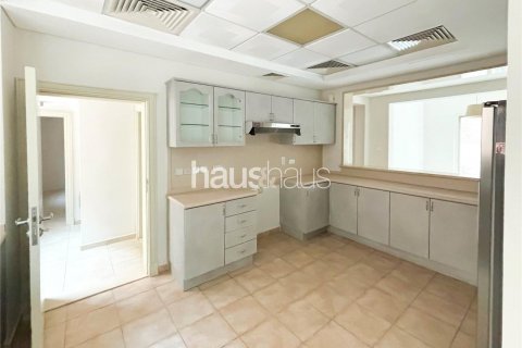Vilë në Dubai Sports City, Emiratet e Bashkuara Arabe 4 dhoma gjumi, 316 m2. № 626539 - Foto 5