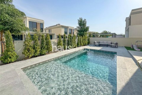 Villa in Tilal Al Ghaf, Dubai, UAE 5 bedrooms, 509 sq.m. № 626540 - photo 1