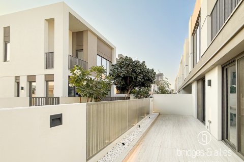 Vilă de închiriat în Tilal Al Ghaf, Dubai, EAU 4 dormitoare, 230 mp.  №703512 - poză 15