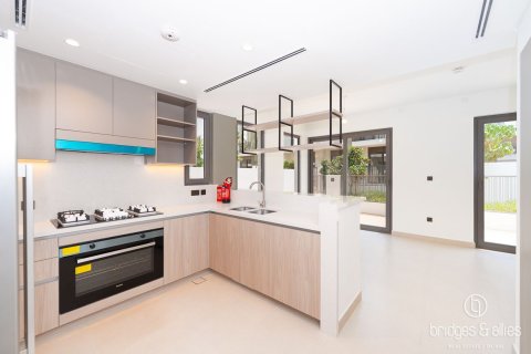 Vilă de închiriat în Tilal Al Ghaf, Dubai, EAU 4 dormitoare, 230 mp.  №703512 - poză 3