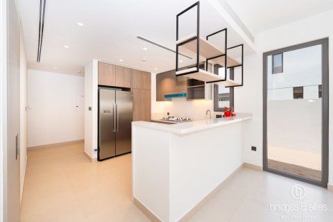 Vilă de închiriat în Tilal Al Ghaf, Dubai, EAU 4 dormitoare, 230 mp.  №703512 - poză 4