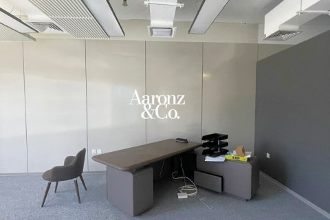 Office in Business Bay, Dubai, UAE 124 sq.m. № 703510 - photo 3