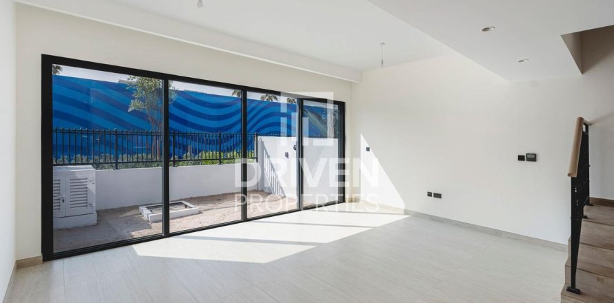 Maison de ville à Damac Lagoons, Dubai, EAU: 4 chambres, 144 m2 № 768145
