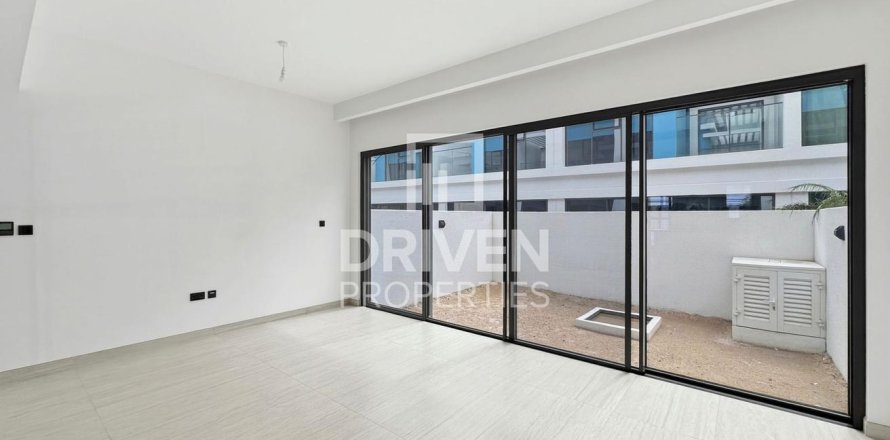 خانه شهری در Damac Lagoons، Dubai ، امارات متحده عربی 5 خوابه ، 306.02 متر مربع.  شماره 768143