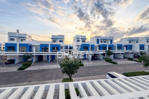 Damac Lagoons, Dubai, संयुक्त अरब अमीरात में टाउनहाउस, 4 बेडरूम, 144 वर्ग मीटर, संख्या 768144 - फ़ोटो 16
