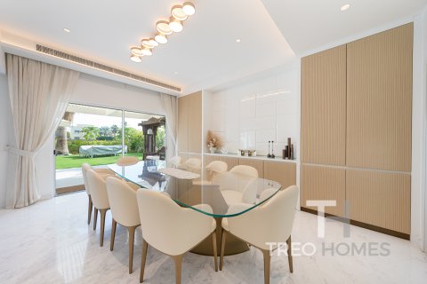 Villa in Meadows, Dubai, UAE 5 bedrooms, 465 sq.m. № 586350 - photo 6