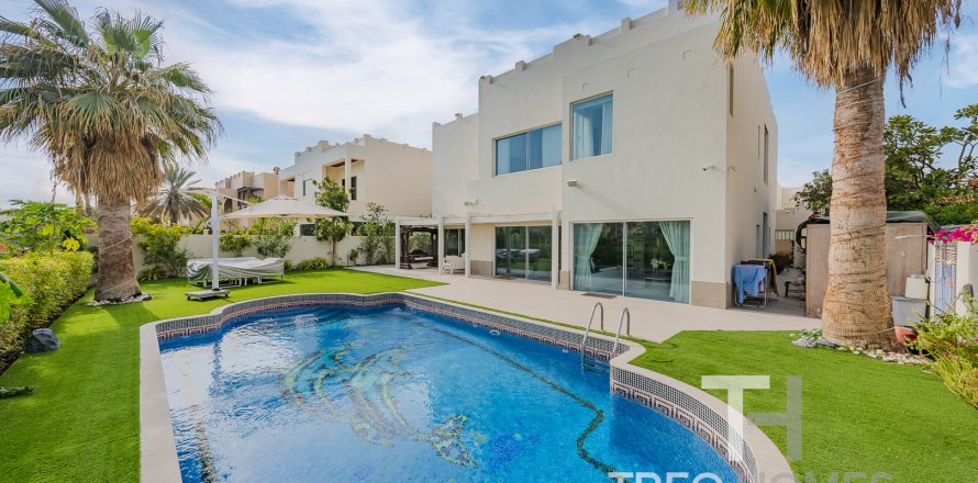 Villa in Meadows, Dubai, UAE 5 bedrooms, 465 sq.m. № 586350