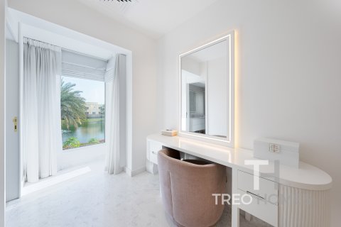 Villa in Meadows, Dubai, UAE 5 bedrooms, 465 sq.m. № 586350 - photo 21