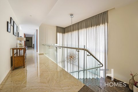 Vila di Jumeirah Park, Dubai, UEA 7 kamar tidur, 578 m2 nomor 586351 - foto 17