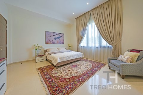 Vila di Jumeirah Park, Dubai, UEA 7 kamar tidur, 578 m2 nomor 586351 - foto 23