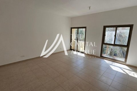 Villa in Abu Dhabi Gate City, UAE 4 bedrooms, 300 sq.m. № 604895 - photo 10