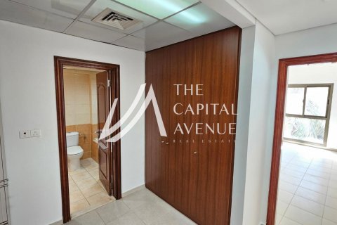 Villa in Abu Dhabi Gate City, UAE 4 bedrooms, 300 sq.m. № 604895 - photo 13