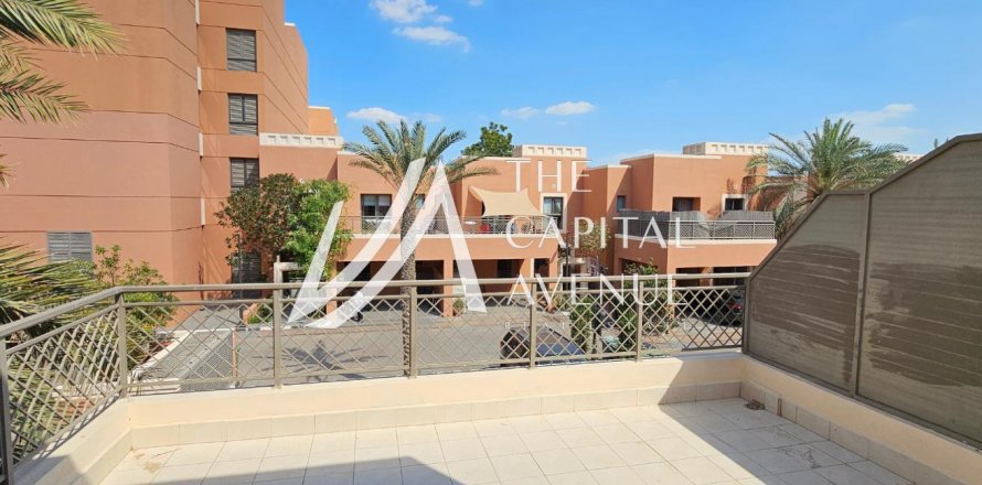 Villa in Abu Dhabi Gate City, UAE 4 bedrooms, 300 sq.m. № 604895