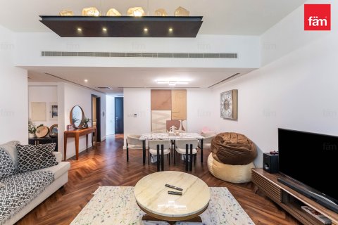 Shtëpi në qytet në Dubai, Emiratet e Bashkuara Arabe 3 dhoma gjumi, 187.2 m2. № 687642 - Foto 2