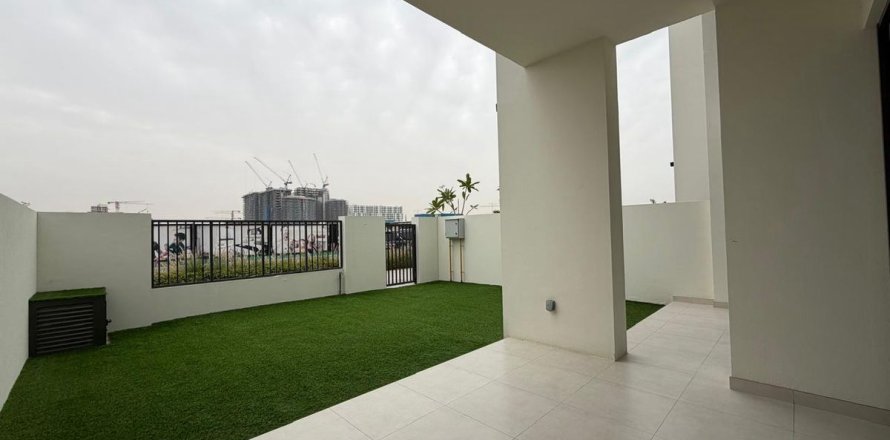 خانه شهری در Town Square، Dubai ، امارات متحده عربی 3 خوابه ، 176.9 متر مربع.  شماره 702334