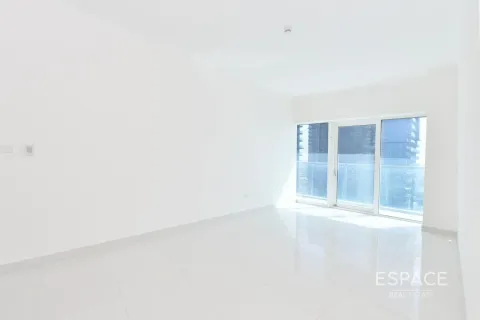 Apartemen di DAMAC HEIGHTS di Dubai Marina, UEA 3 kamar tidur, 181 m2 nomor 661373 - foto 2
