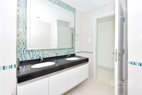 Apartemen di DAMAC HEIGHTS di Dubai Marina, UEA 3 kamar tidur, 181 m2 nomor 661373 - foto 8