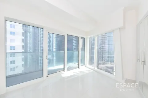 Apartemen di DAMAC HEIGHTS di Dubai Marina, UEA 3 kamar tidur, 181 m2 nomor 661373 - foto 1