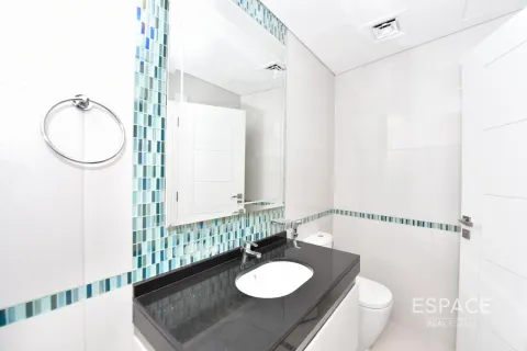 Apartemen di DAMAC HEIGHTS di Dubai Marina, UEA 3 kamar tidur, 181 m2 nomor 661373 - foto 9